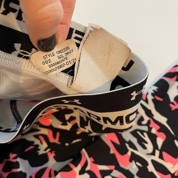 Under Armour girls Hear Gear Splatter Paint Athletic Leggings - Picture 7 of 7